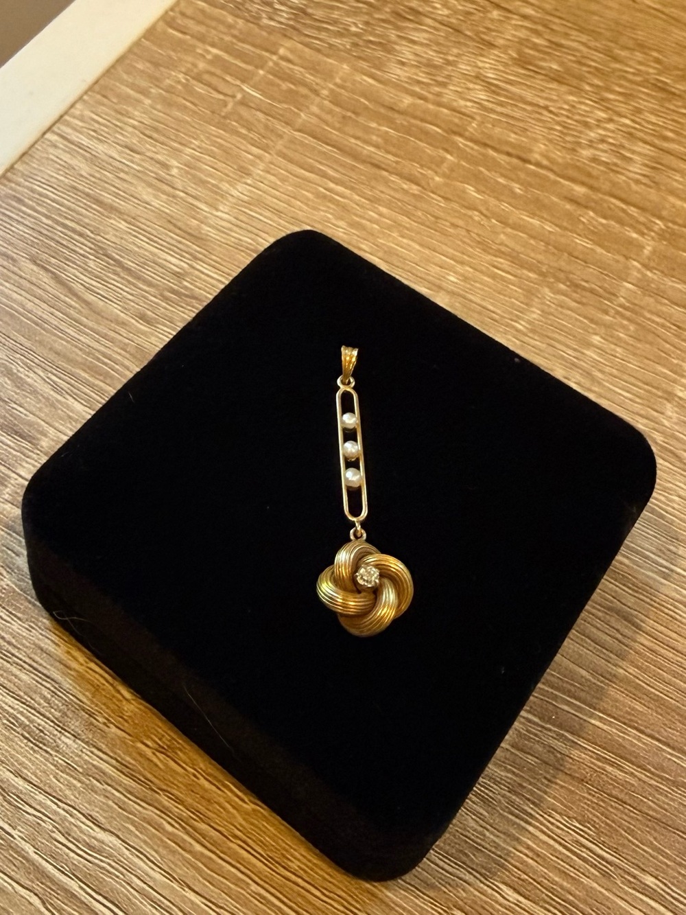 Vintage 14K Yellow Gold 3 Seed Pearl and Diamond Pendant